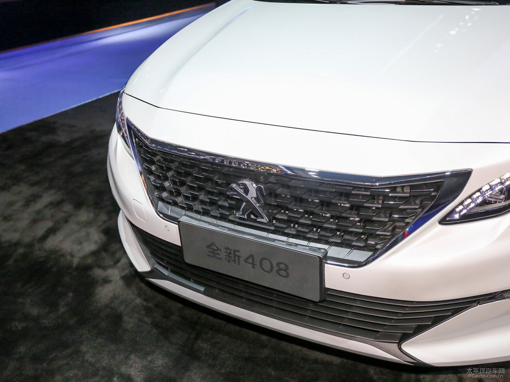 標(biāo)致408圖片