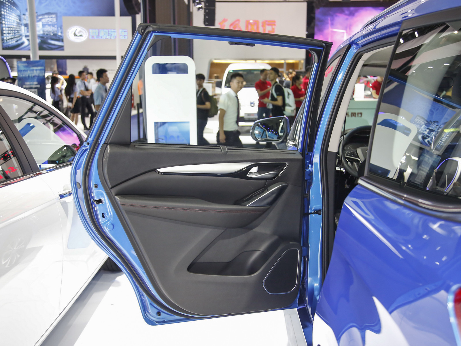 瑞風(fēng)R3車(chē)展高清大圖
