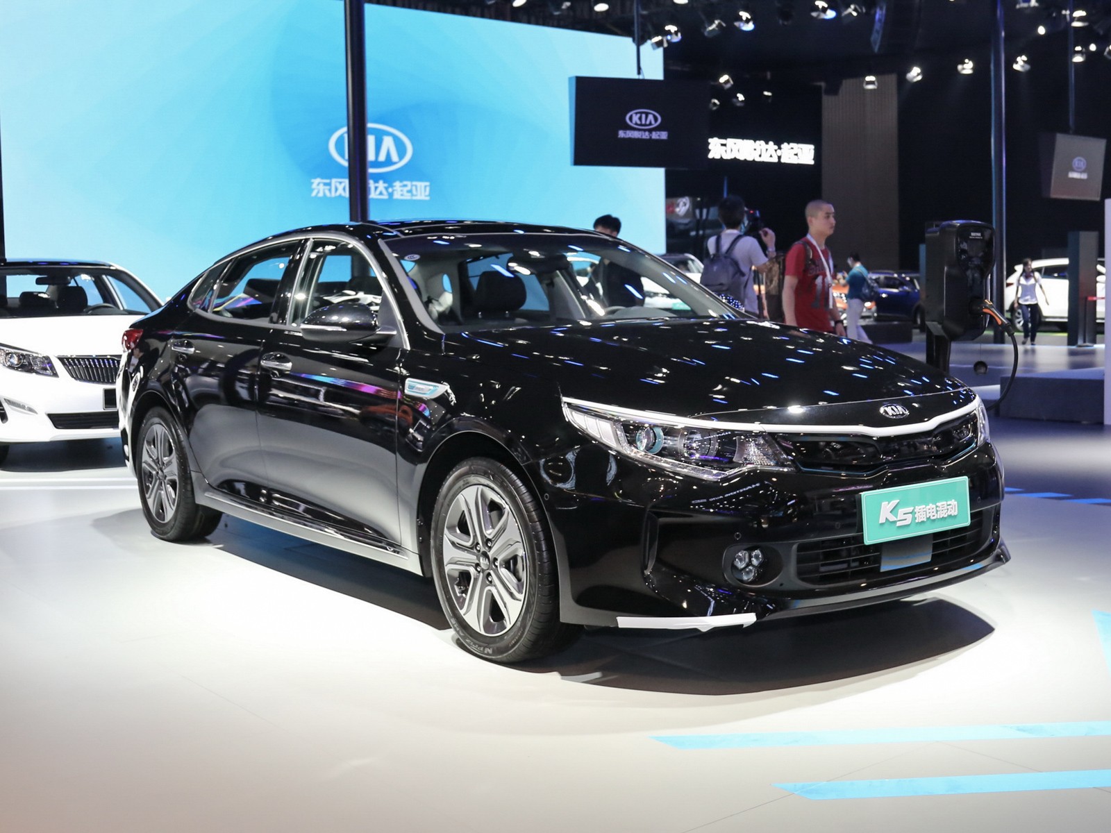起亞K5新能源車展高清大圖