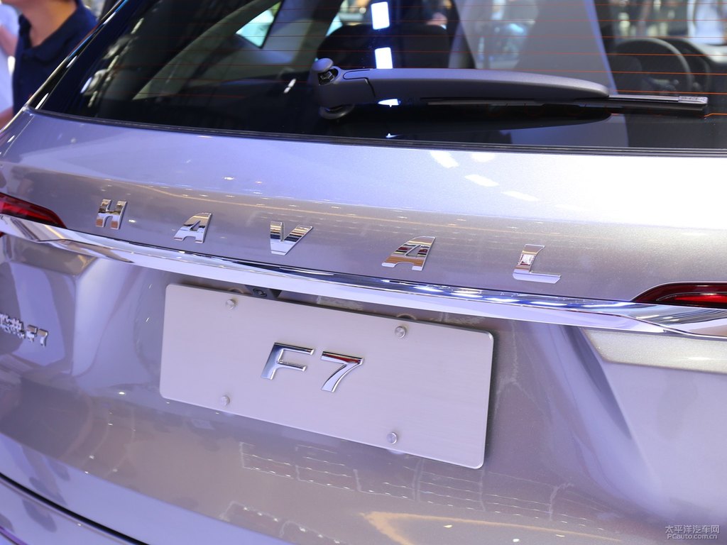 月影灰哈弗F7車尾外觀圖片