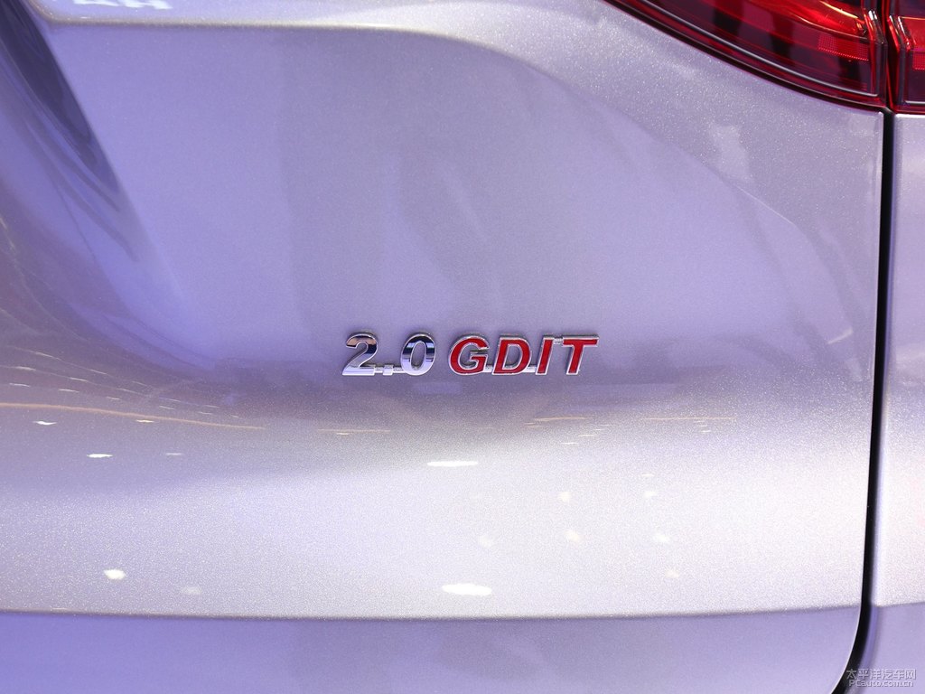 月影灰哈弗F7車尾外觀圖片