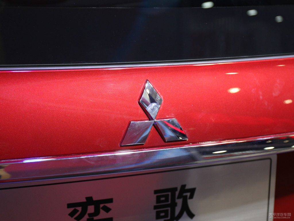 寶石紅奕歌車尾外觀圖片