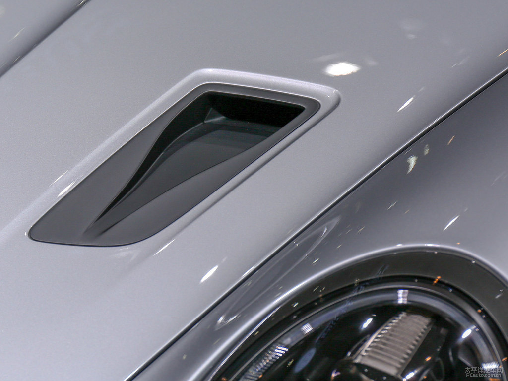 GT銀保時(shí)捷911車(chē)尾外觀圖片