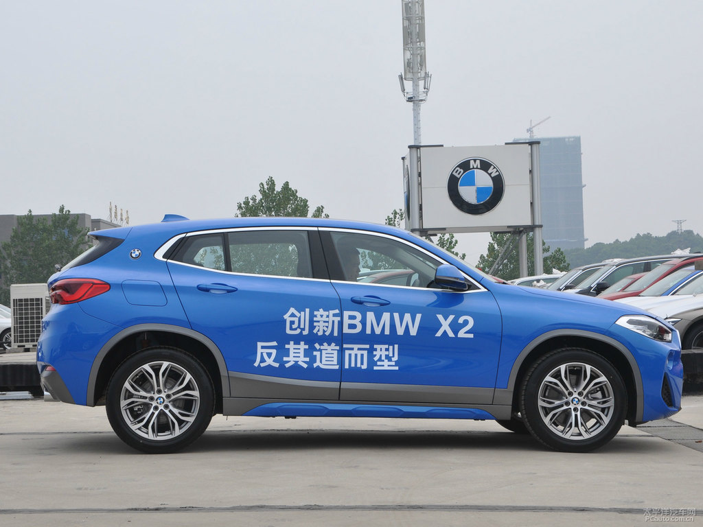 天際藍(lán)寶馬X2(進(jìn)口)整車外觀外觀圖片