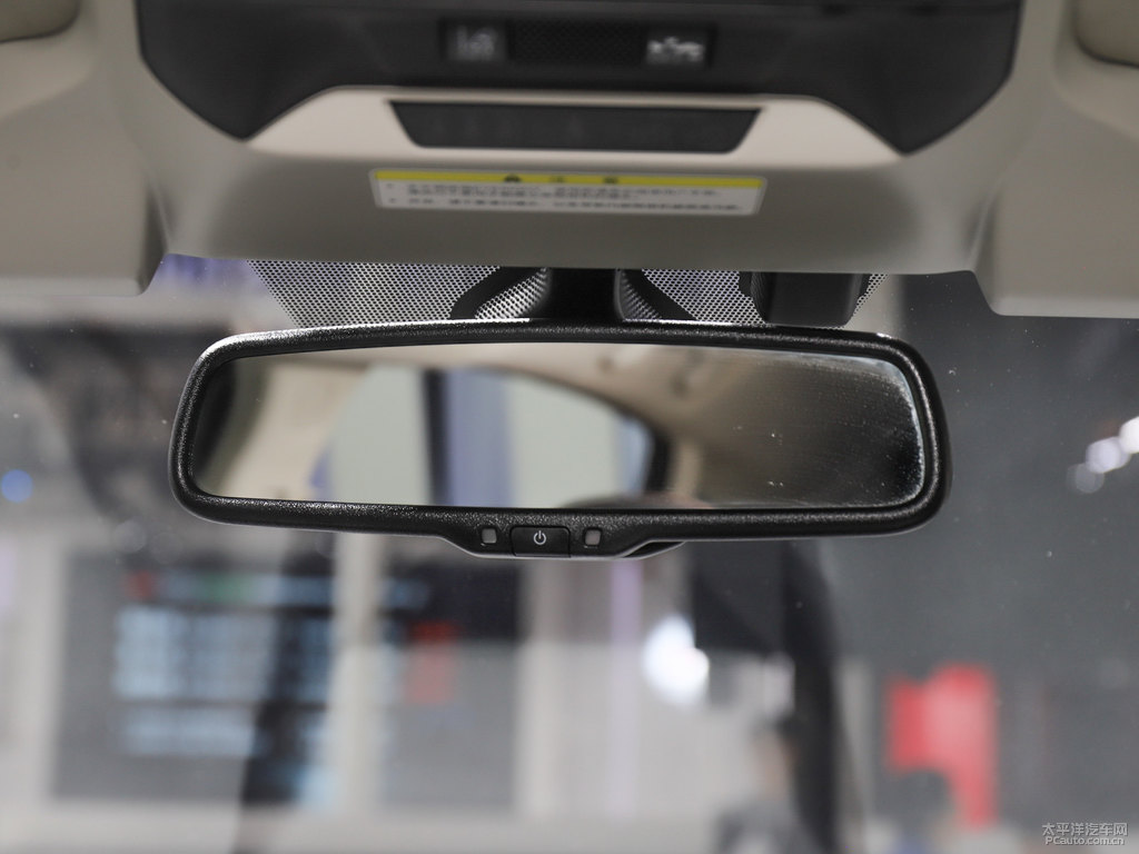 石英珠光藍斯巴魯XV車廂內(nèi)飾圖片