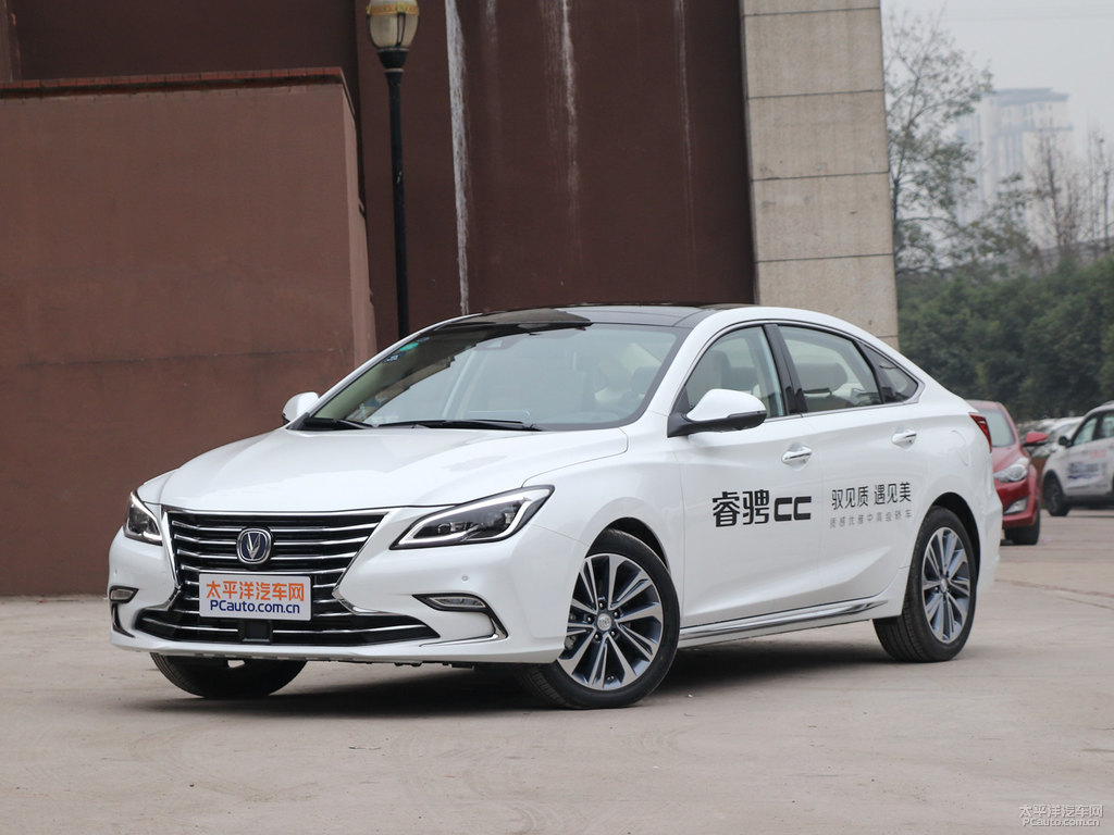 月光白睿騁CC車(chē)頭外觀圖片