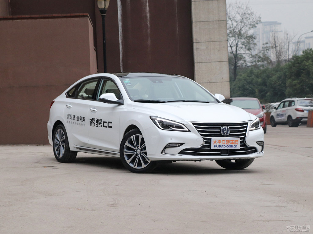 月光白睿騁CC整車外觀外觀圖片