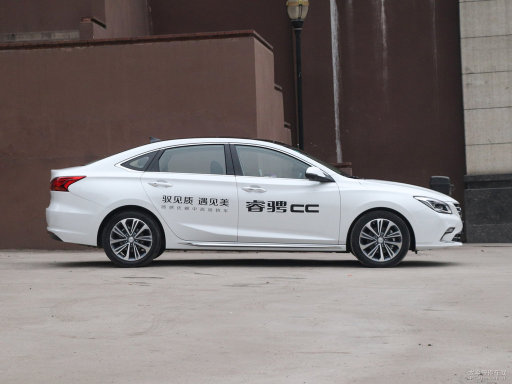 月光白睿騁CC整車外觀外觀圖片