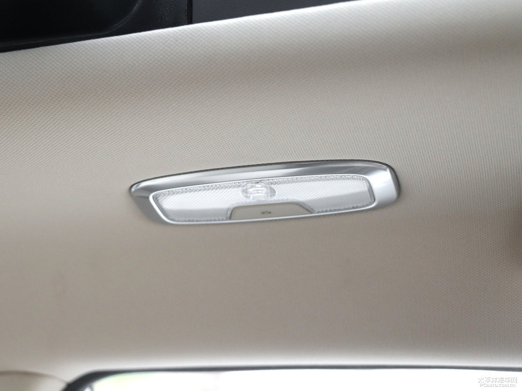 月光白睿騁CC車廂內(nèi)飾圖片