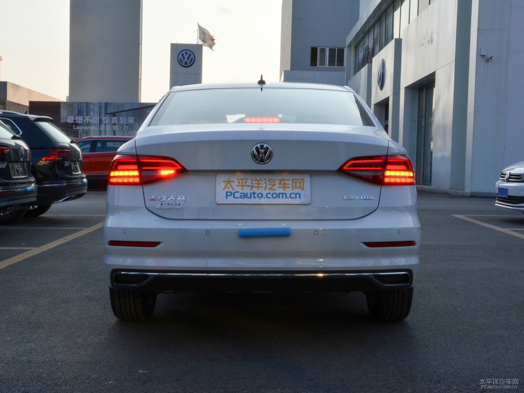 雅致白朗逸車尾外觀圖片