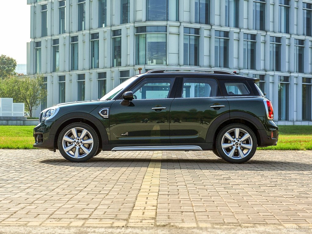 ӢGMINI COUNTRYMAN܇^^DƬ