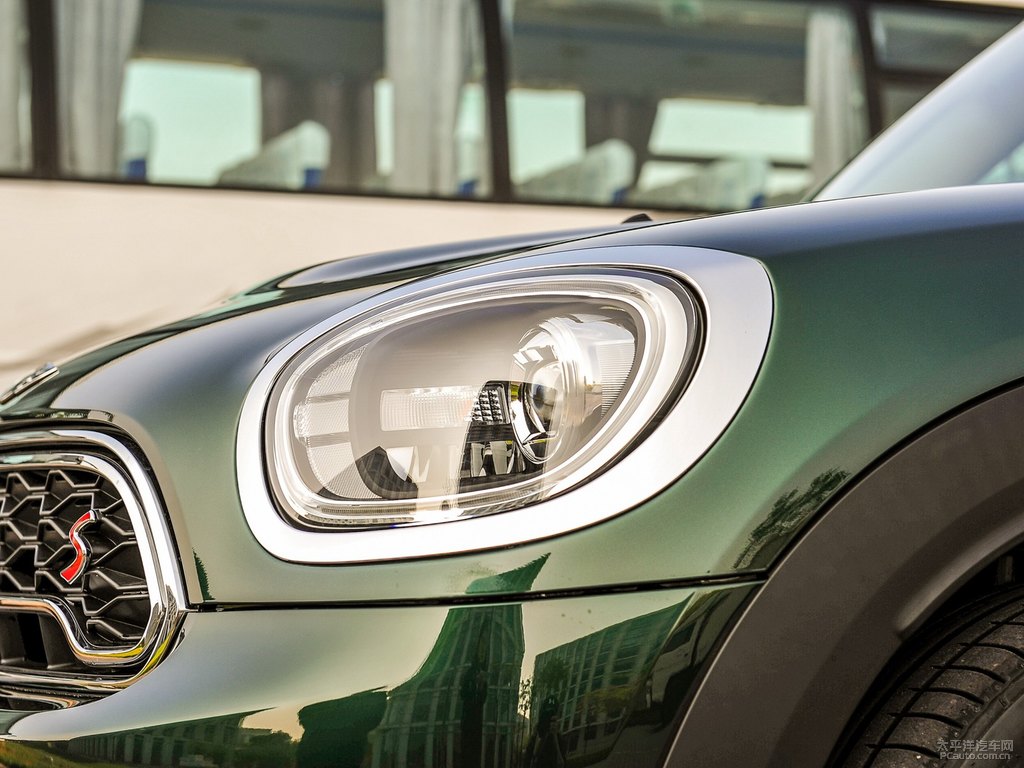 ӢGMINI COUNTRYMAN܇^^DƬ