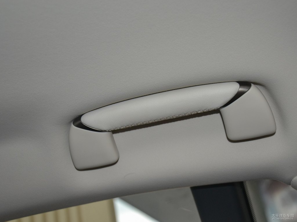 寶石藍雷克薩斯LS車廂內(nèi)飾圖片