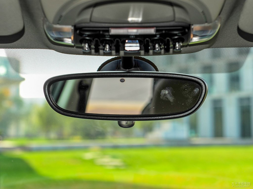 ӢGMINI COUNTRYMAN܇(ni)DƬ