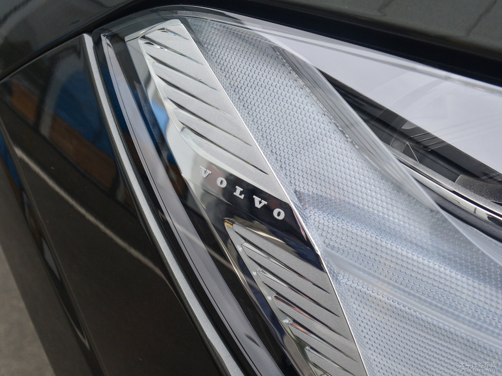 松林灰沃爾沃XC60車頭外觀圖片