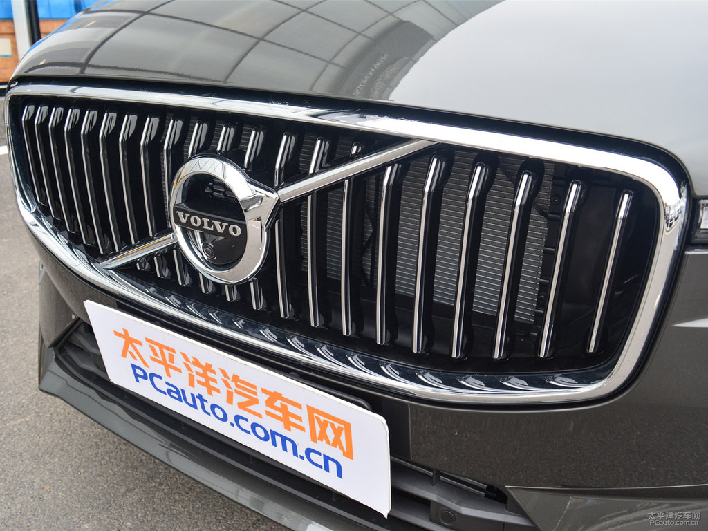 松林灰沃爾沃XC60車頭外觀圖片