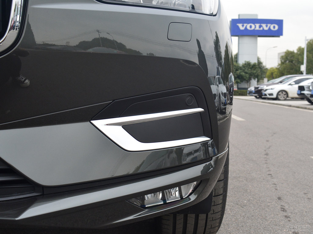 松林灰沃爾沃XC60車頭外觀圖片
