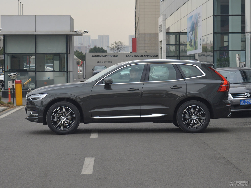 松林灰沃爾沃XC60整車外觀外觀圖片