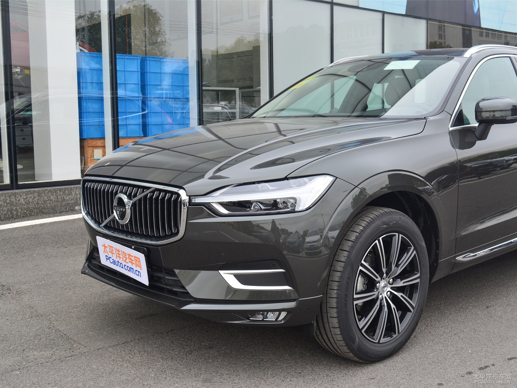 松林灰沃爾沃XC60車頭外觀圖片
