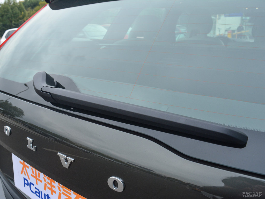 松林灰沃爾沃XC60車尾外觀圖片