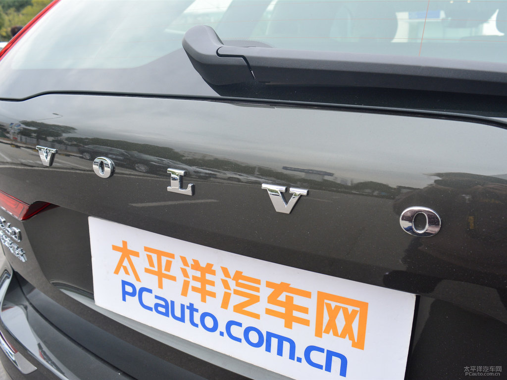 松林灰沃爾沃XC60車尾外觀圖片