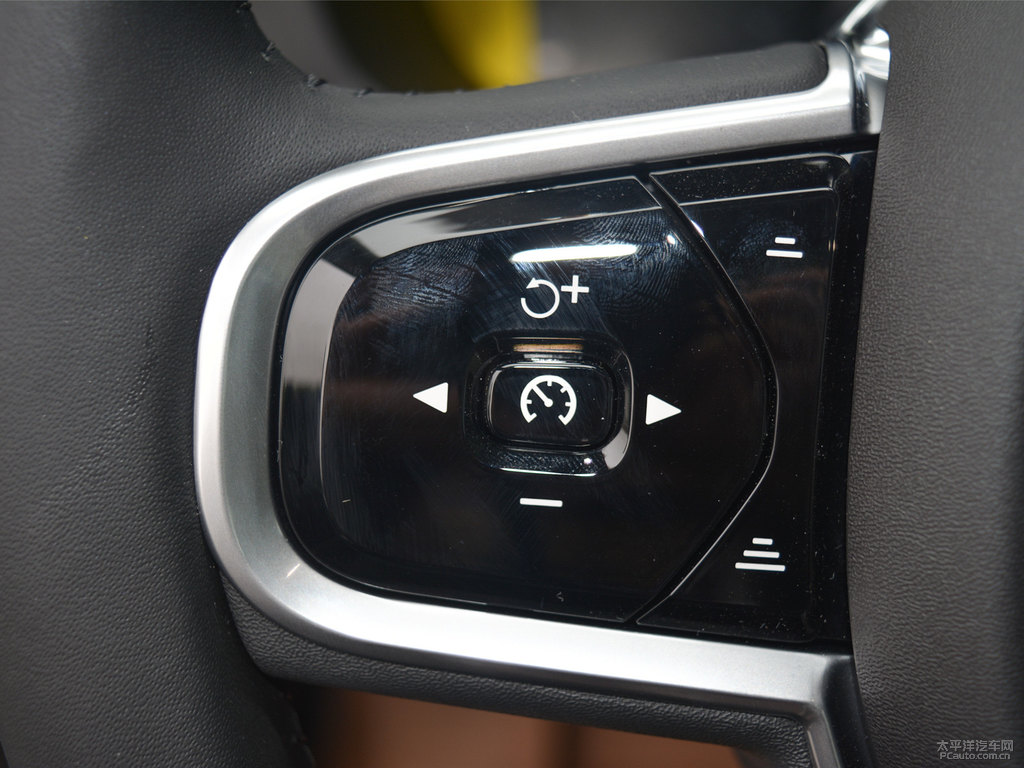 松林灰沃爾沃XC60中控內飾圖片