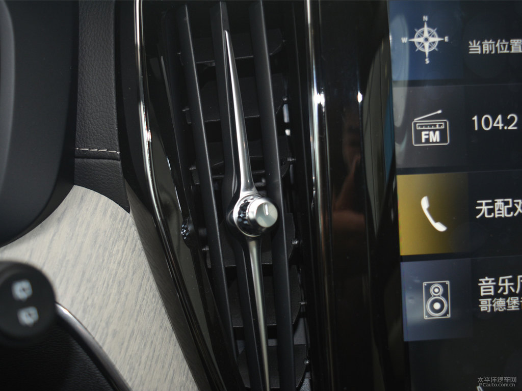 松林灰沃爾沃XC60中控內(nèi)飾圖片