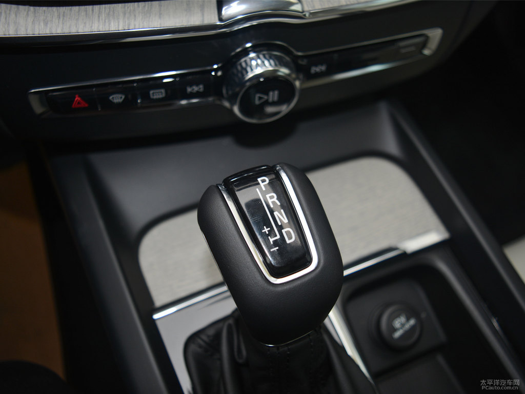 松林灰沃爾沃XC60中控內(nèi)飾圖片