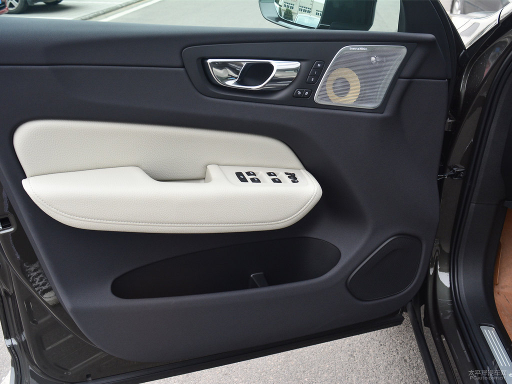 松林灰沃爾沃XC60車廂內(nèi)飾圖片