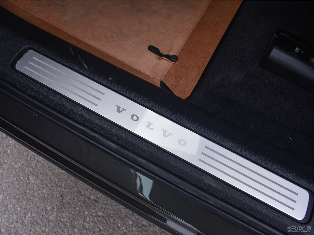 松林灰沃爾沃XC60車廂內(nèi)飾圖片