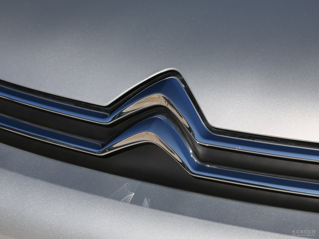 水晶銀云逸 C4 AIRCROSS車頭外觀圖片