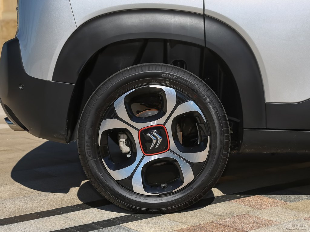 水晶銀云逸 C4 AIRCROSS車身外觀圖片
