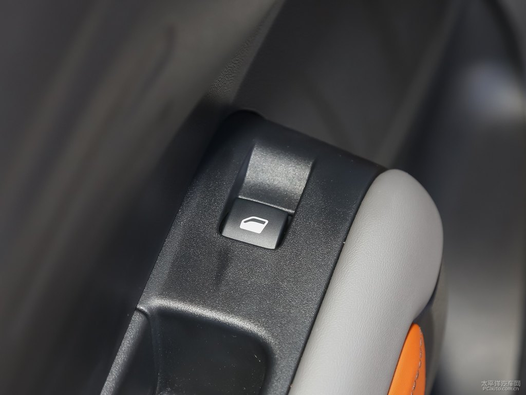 水晶銀云逸 C4 AIRCROSS車廂內(nèi)飾圖片
