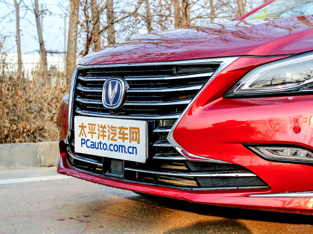 炫動(dòng)紅睿騁CC車頭外觀圖片