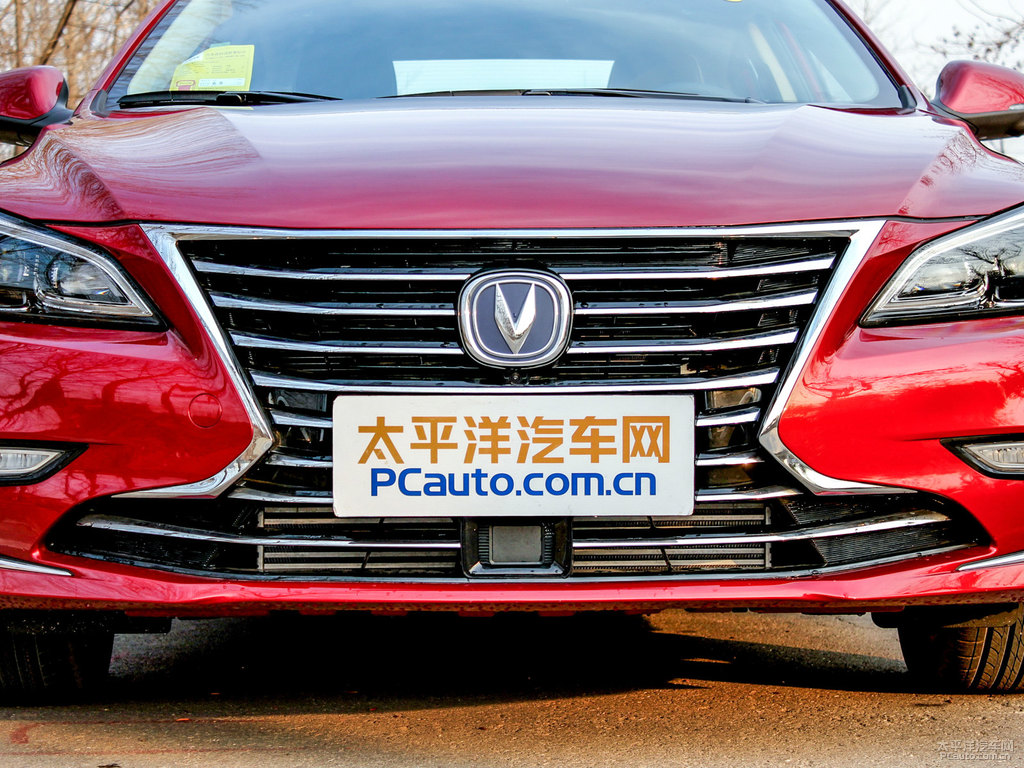炫動(dòng)紅睿騁CC車頭外觀圖片