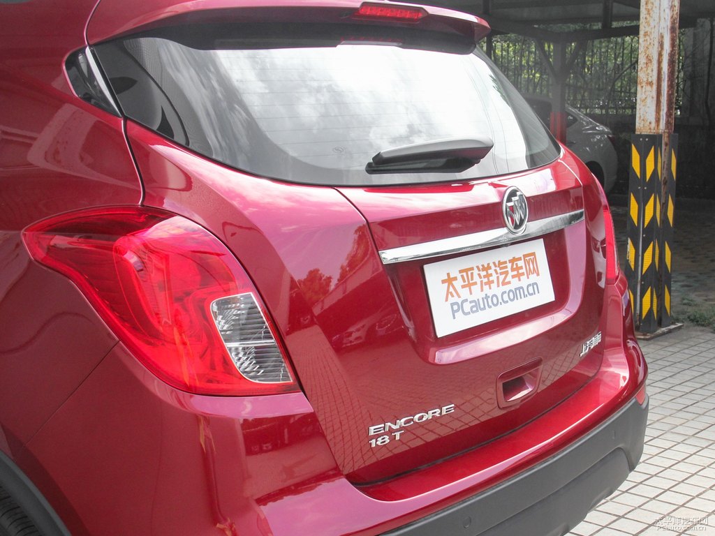 瑪瑙紅昂科拉車(chē)尾外觀圖片