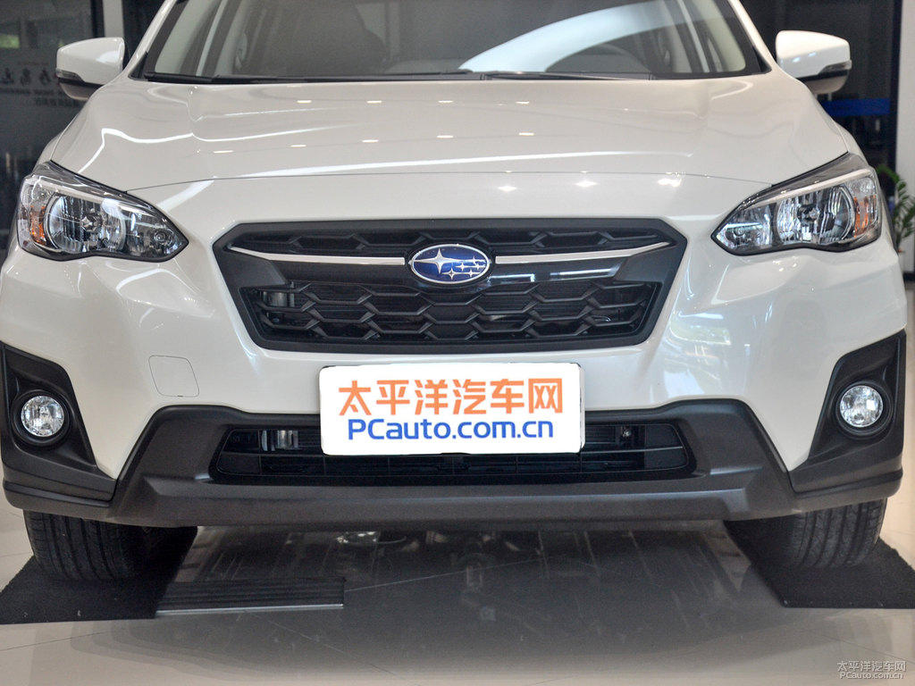 水晶珠光白斯巴魯XV車頭外觀圖片