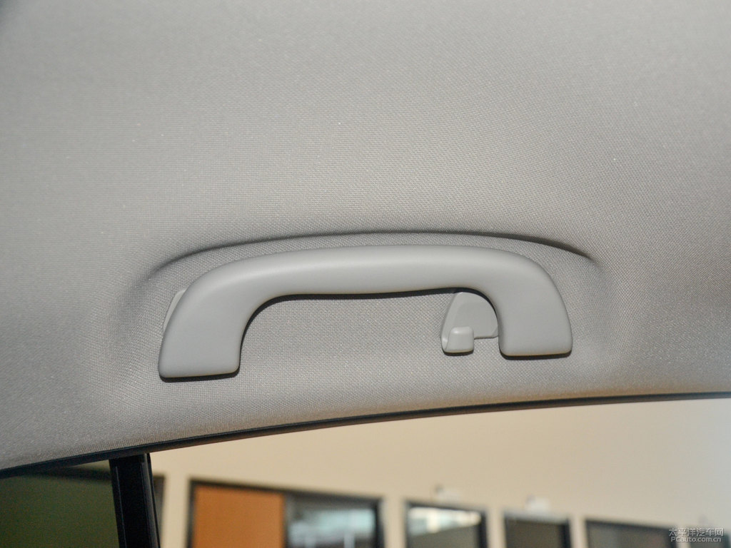 水晶珠光白斯巴魯XV車廂內(nèi)飾圖片