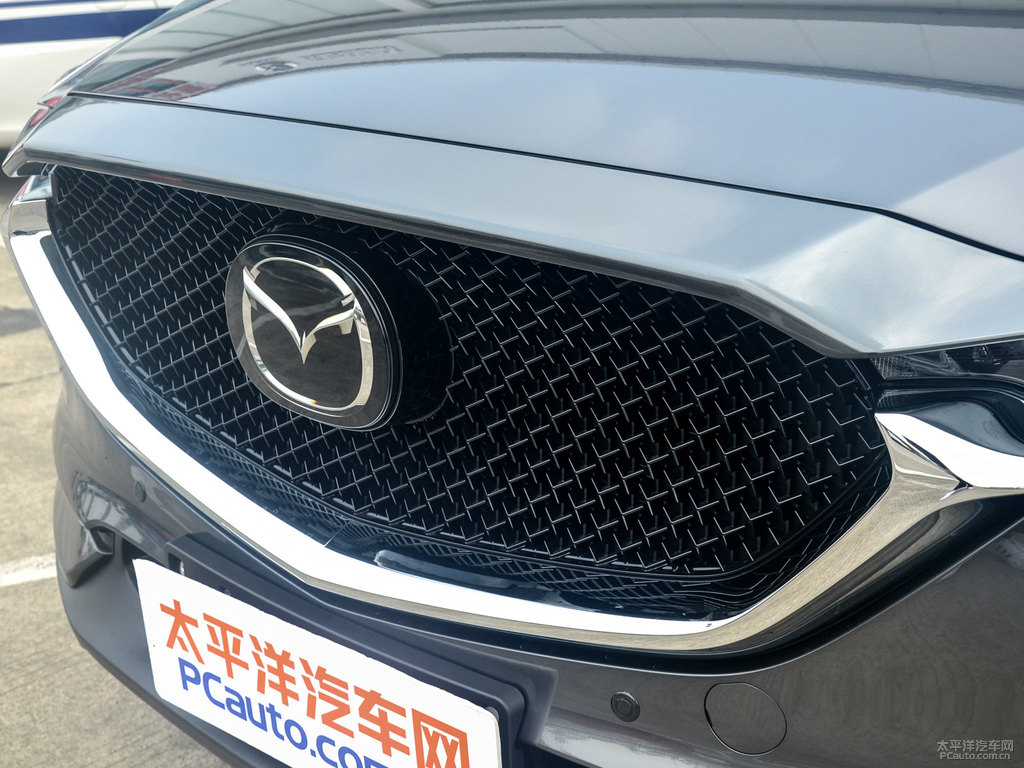 鉑鋼灰馬自達(dá)CX-5車頭外觀圖片