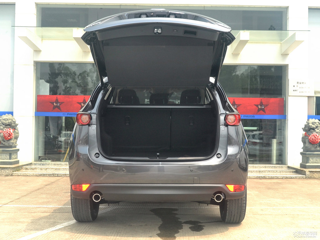 鉑鋼灰馬自達(dá)CX-5后備廂空間圖片