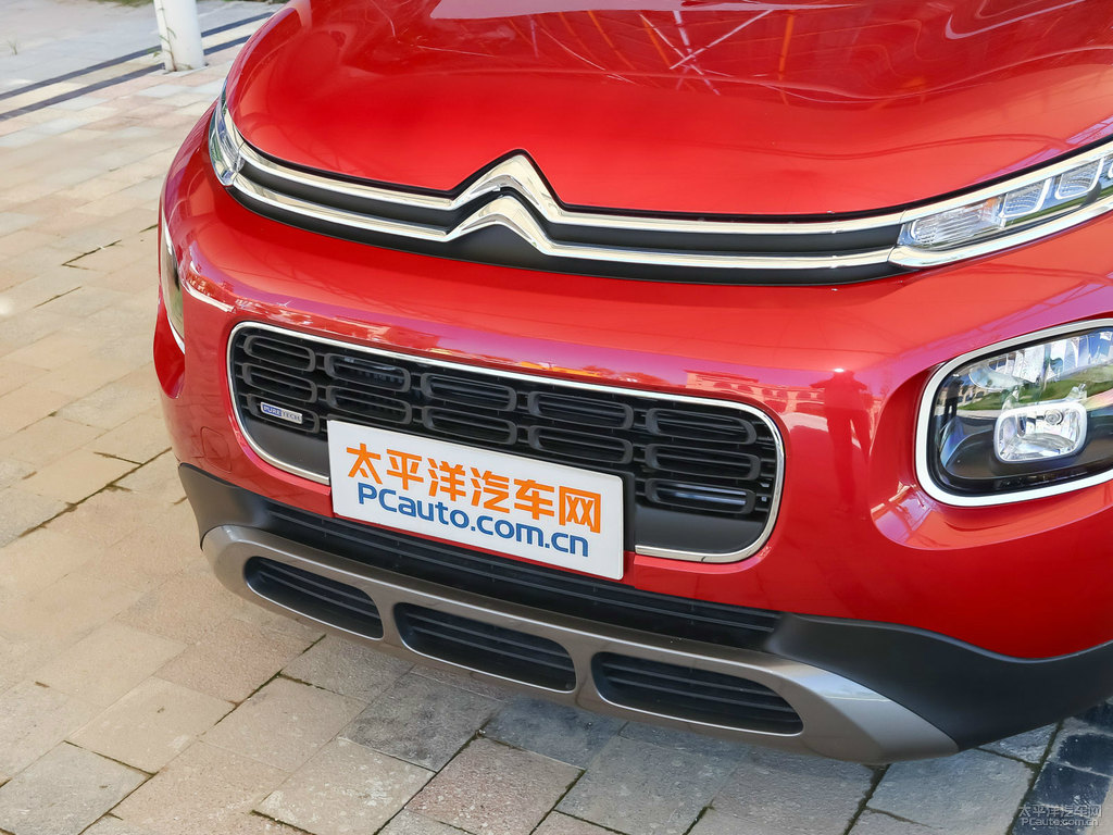 新波爾多紅云逸 C4 AIRCROSS車頭外觀圖片