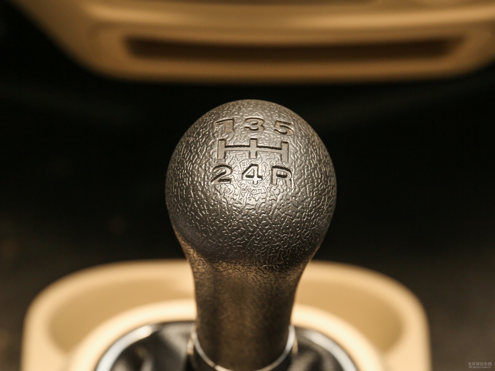 睿行M80內(nèi)飾高清大圖