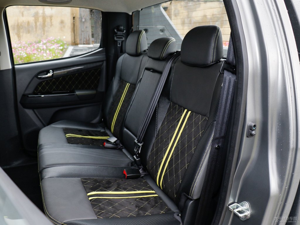 D-MAX΃(ni)DƬ