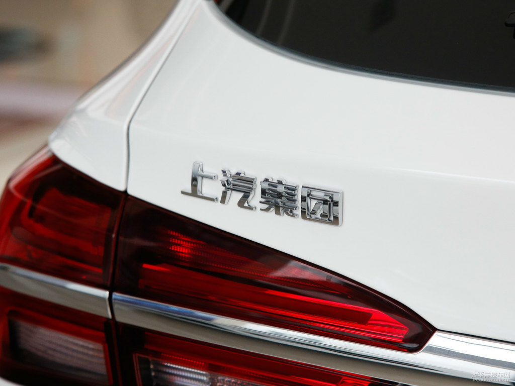 典雅白榮威RX5車(chē)尾外觀圖片