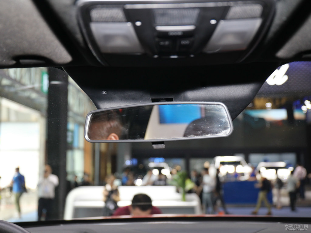 炫晶紅風(fēng)光ix5車(chē)廂內(nèi)飾圖片
