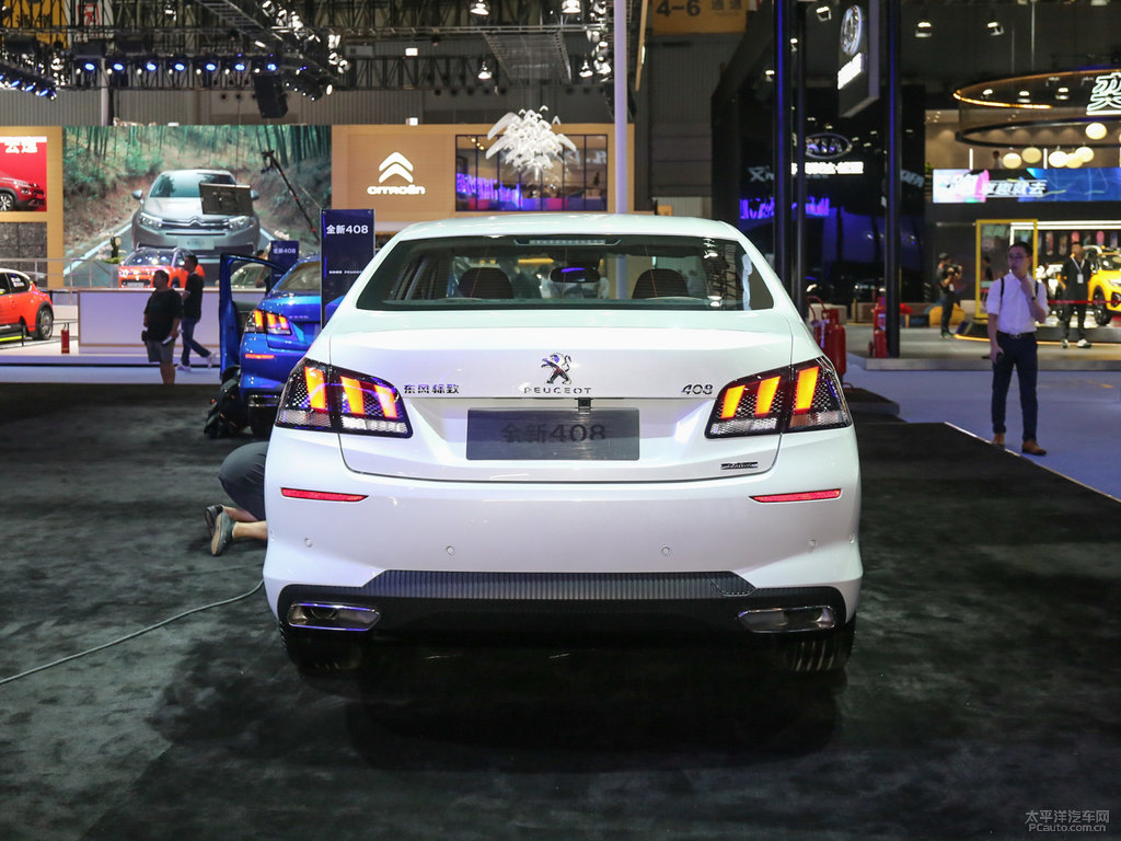 珠光白標(biāo)致408車尾外觀圖片