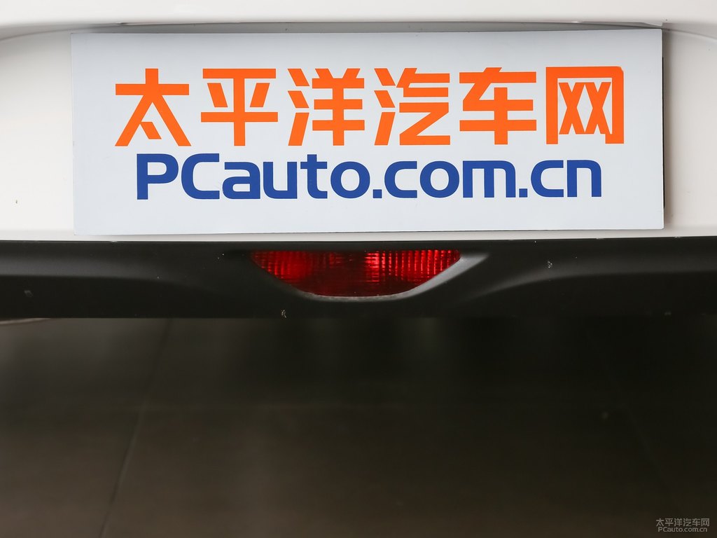 雪域白英朗車尾外觀圖片