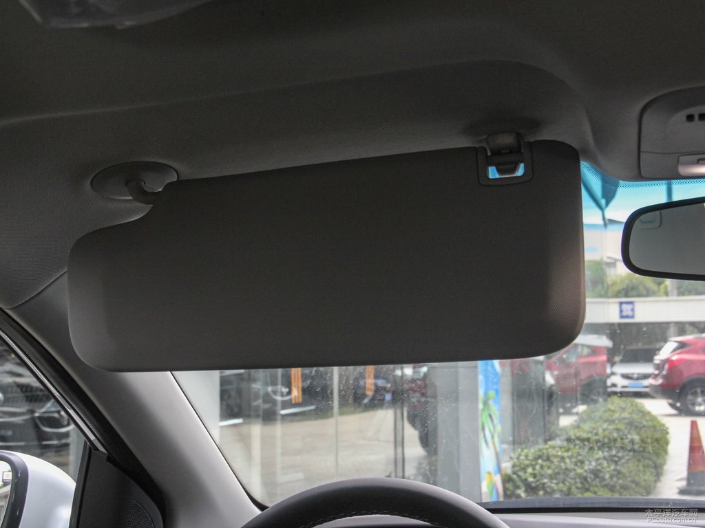 雪域白英朗車廂內(nèi)飾圖片