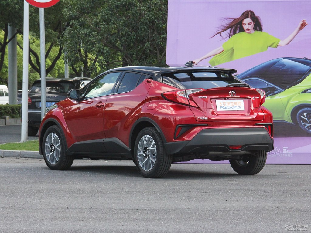 珊瑚紅+黑頂豐田C-HR整車外觀外觀圖片