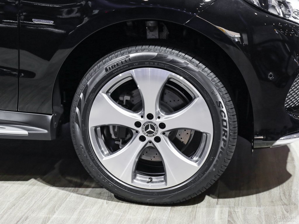 曜巖黑奔馳GLE車身外觀圖片